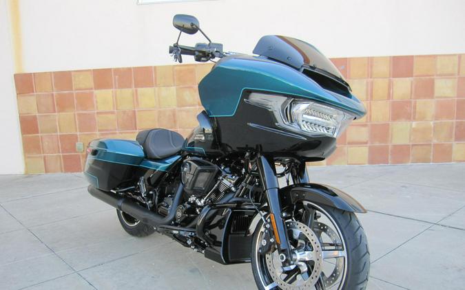 2026 Harley-Davidson Road Glide TEAL THUNDR/BLK W/ PINSTRIP