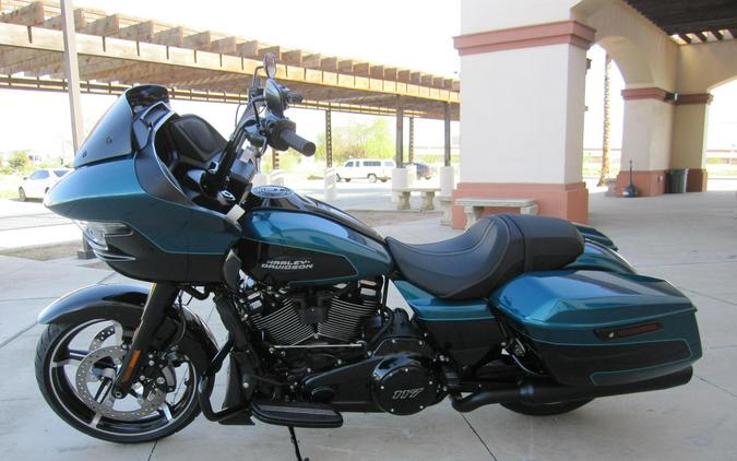 2026 Harley-Davidson Road Glide TEAL THUNDR/BLK W/ PINSTRIP