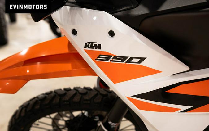 2025 KTM Adventure 390 R