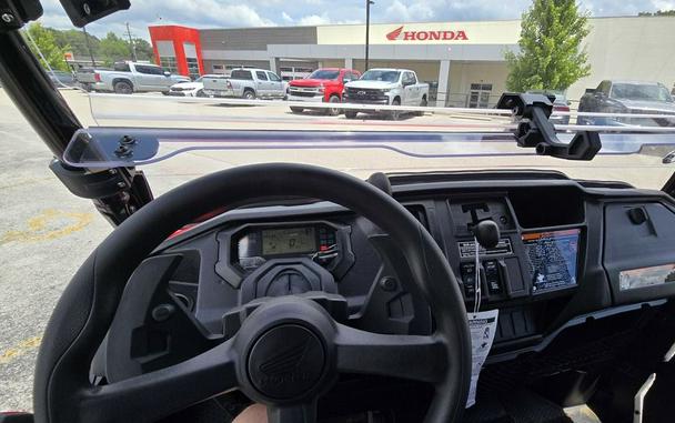 2025 Honda® Pioneer 1000-6 Deluxe Crew