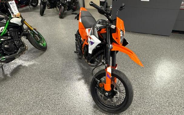 2026 KTM 390 SMC R