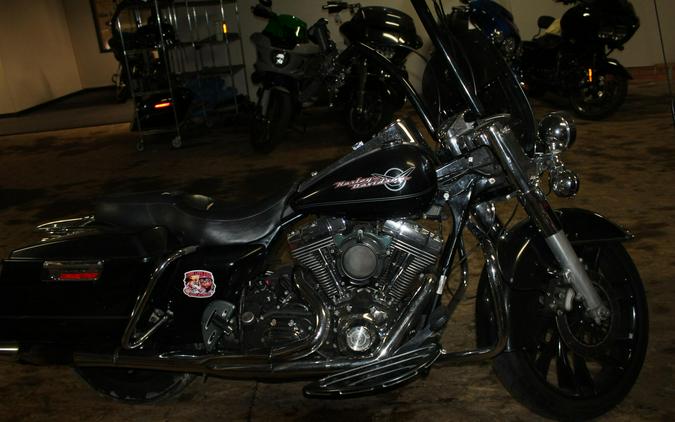 2006 Harley-Davidson® Road King® BLACK W/PINSTRIPE