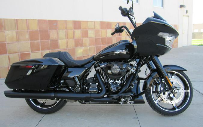 2026 Harley-Davidson Road Glide VIVID BLACK