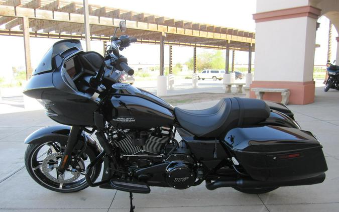 2026 Harley-Davidson Road Glide VIVID BLACK