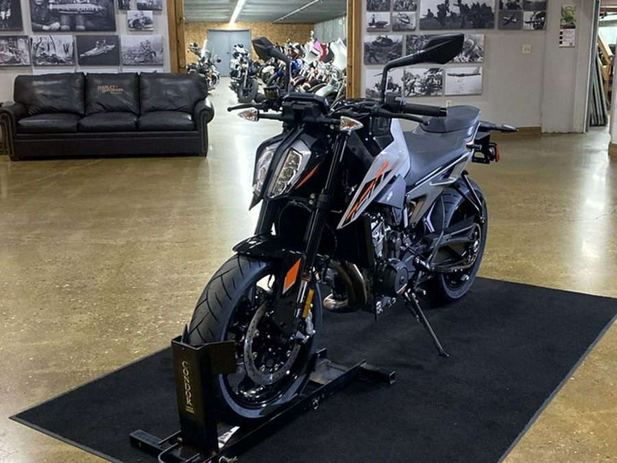 2024 KTM Duke 790