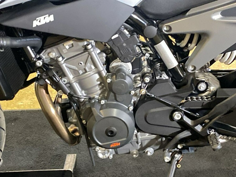 2024 KTM Duke 790