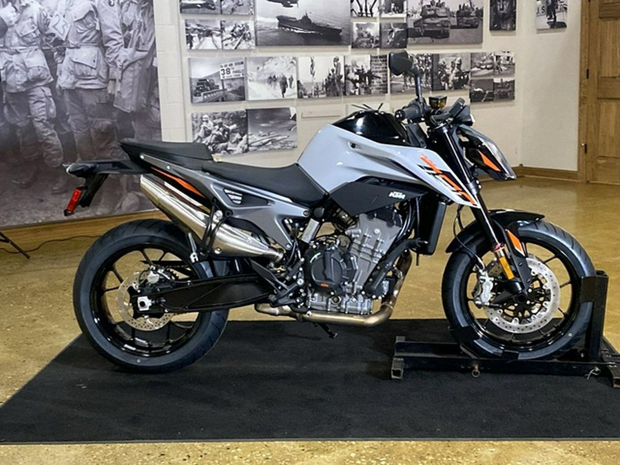 2024 KTM Duke 790