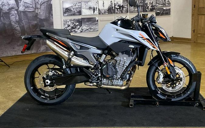 2024 KTM Duke 790