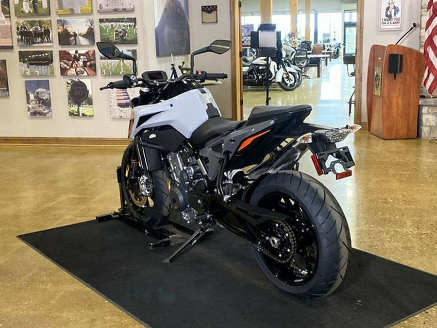 2024 KTM Duke 790