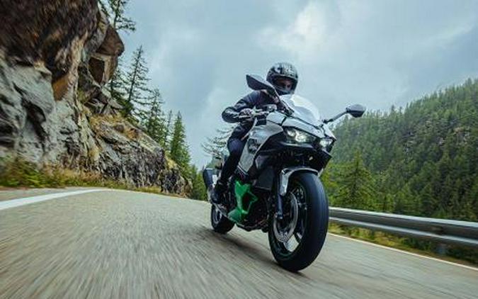 2024 Kawasaki Ninja® 7 Hybrid ABS