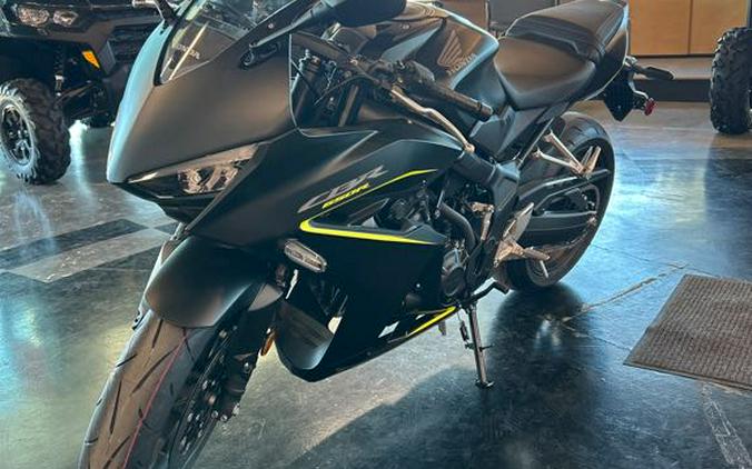 2026 Honda CBR650R E-Clutch