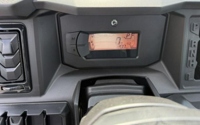 2026 Can-Am Defender XT CAB HD11