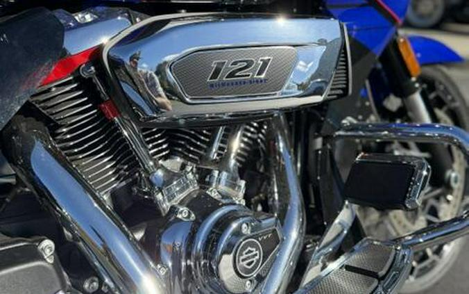 2025 Harley-Davidson CVO Road Glide Blue Streak