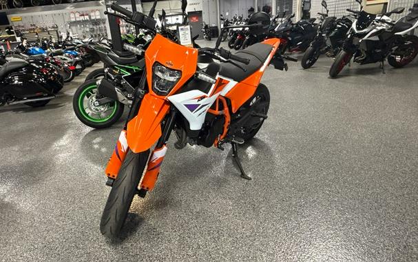 2026 KTM 390 SMC R