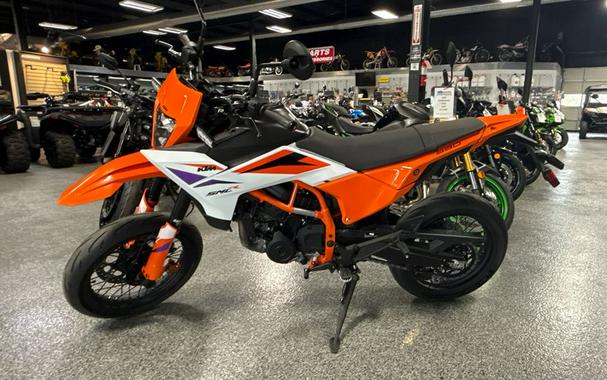 2026 KTM 390 SMC R