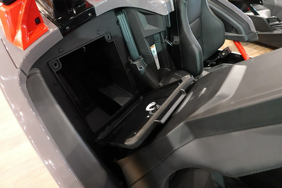 2026 Slingshot Slingshot R - AutoDrive