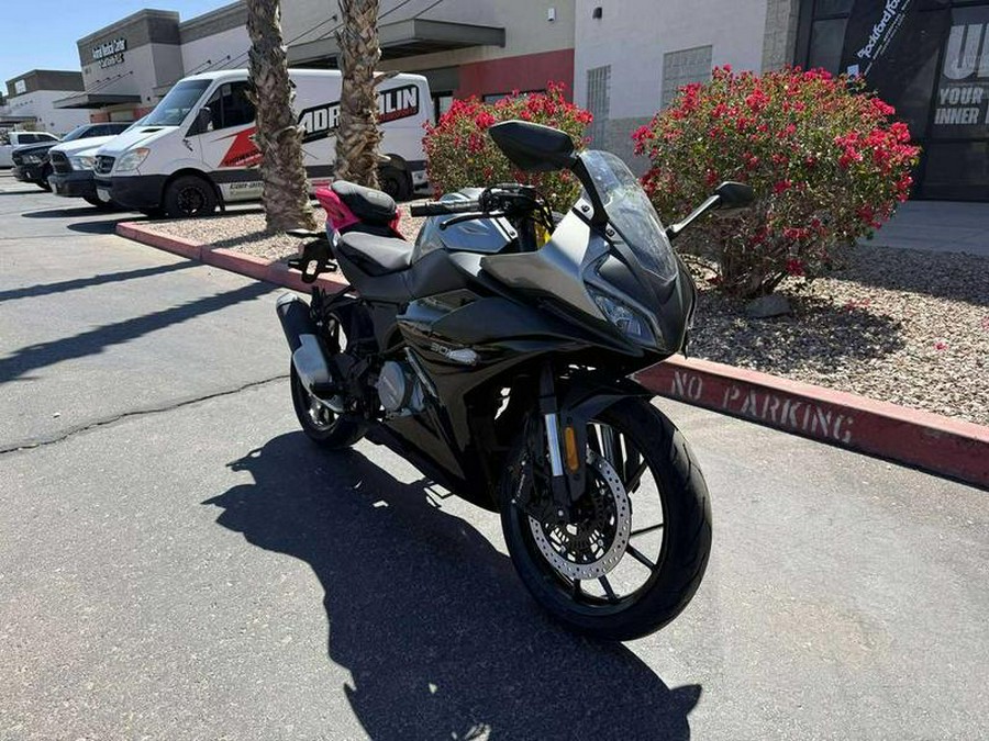 2025 CFMOTO 300SS