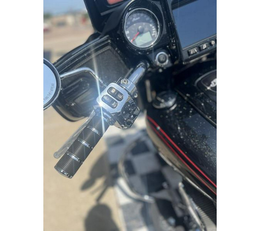 2018 Indian Motorcycle® Chieftain® Limited ABS Thunder Black Pearl with Graphics