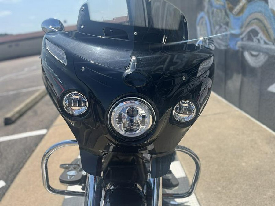 2018 Indian Motorcycle® Chieftain® Limited ABS Thunder Black Pearl with Graphics