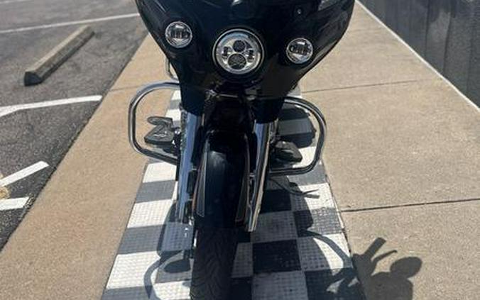 2018 Indian Motorcycle® Chieftain® Limited ABS Thunder Black Pearl with Graphics