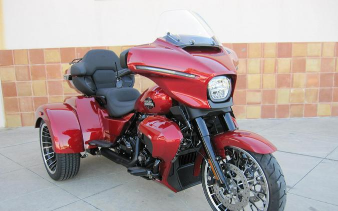 2026 Harley-Davidson Street Glide 3 Limited BRILLIANT RED W/ PINSTRIPE