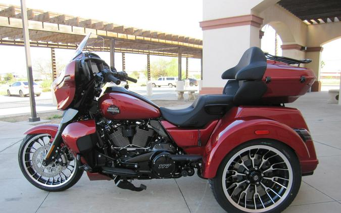 2026 Harley-Davidson Street Glide 3 Limited BRILLIANT RED W/ PINSTRIPE