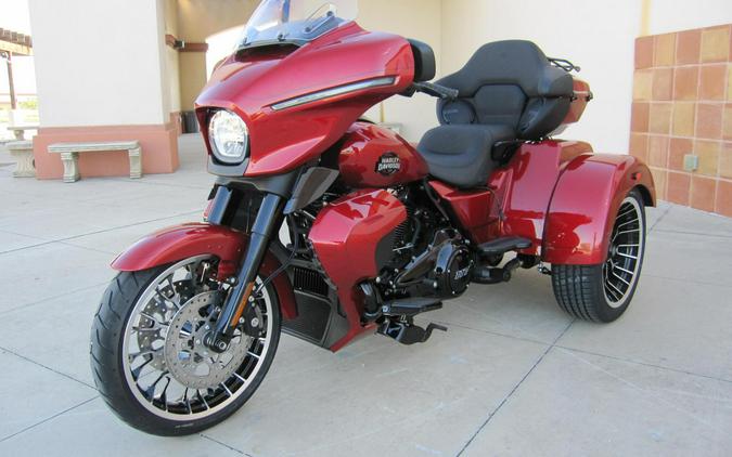 2026 Harley-Davidson Street Glide 3 Limited BRILLIANT RED W/ PINSTRIPE