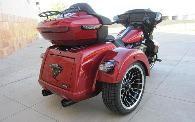2026 Harley-Davidson Street Glide 3 Limited BRILLIANT RED W/ PINSTRIPE