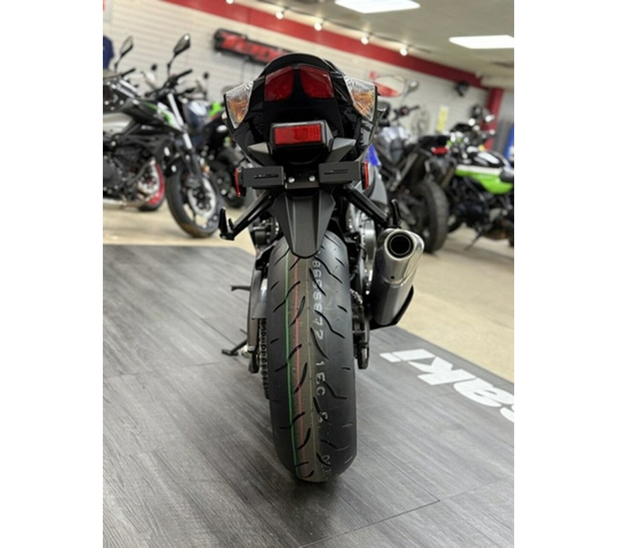 2026 Suzuki GSX-R750ZM6