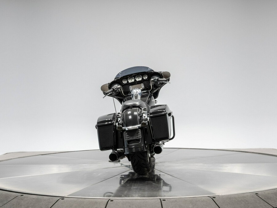 2015 HARLEY-DAVIDSON FLHXS STREET GLIDE SPECIAL in Vivid Black