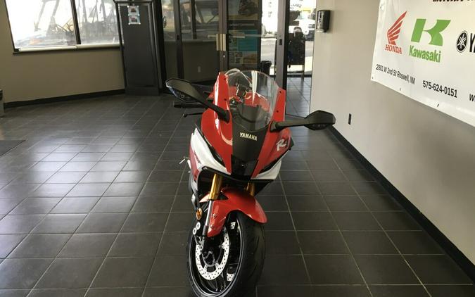 YZF-R7