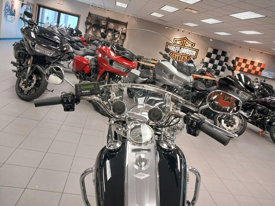 FLHR 2015 Road King® Classic