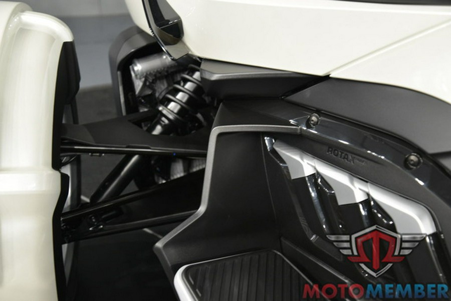 2026 Can-Am Spyder RT Limited Platine