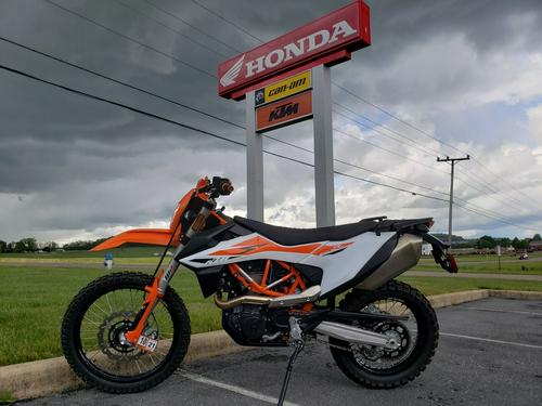 2019 KTM 690 Enduro R On-/Off-Road Review (16 Fast Facts)