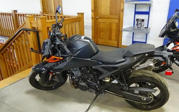 2024 KTM 990 Duke