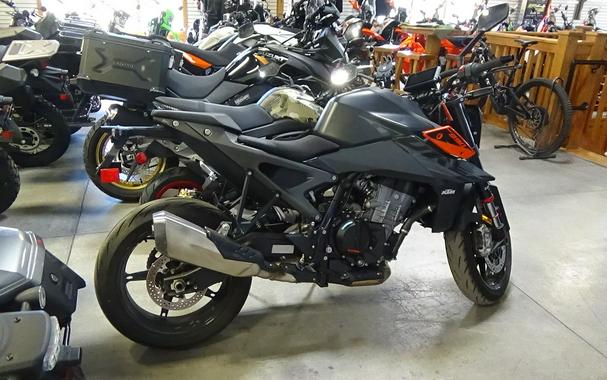 2024 KTM 990 Duke