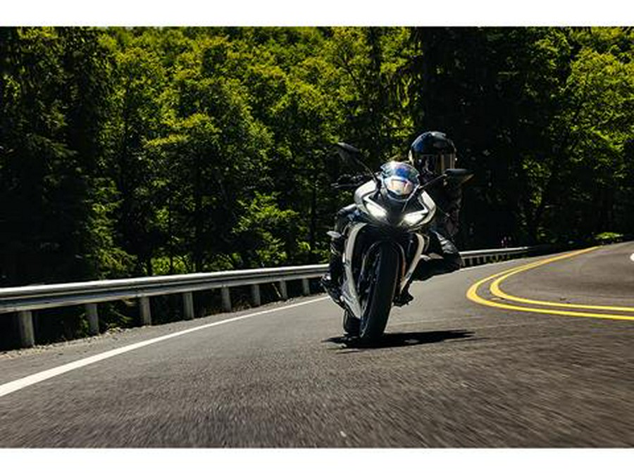 2025 CFMOTO 300SS