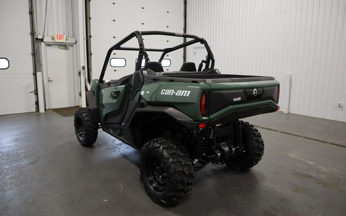 2024 Can-Am® Commander DPS 700