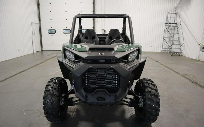 2024 Can-Am® Commander DPS 700