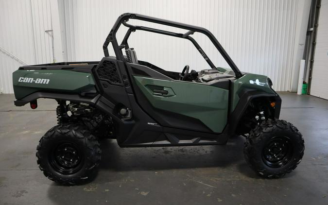 2024 Can-Am® Commander DPS 700