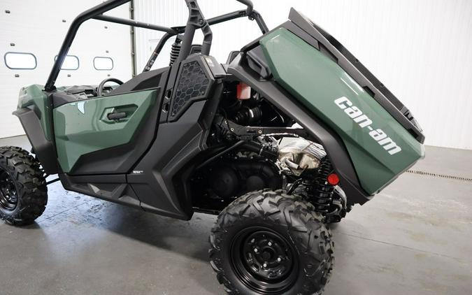 2024 Can-Am® Commander DPS 700