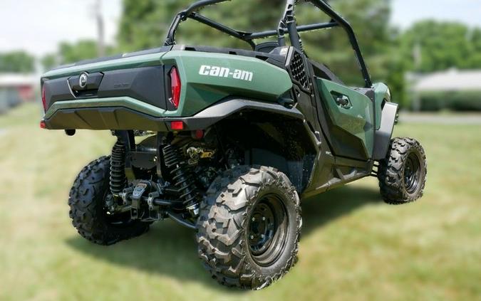 2024 Can-Am® Commander DPS 700