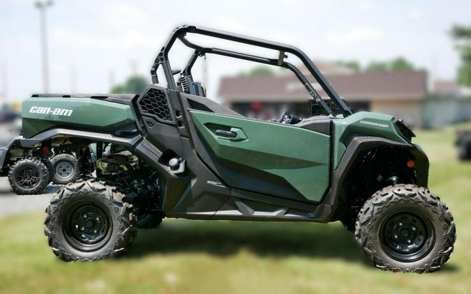 2024 Can-Am® Commander DPS 700