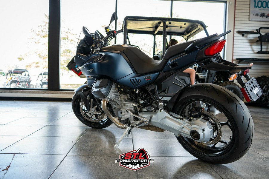 2025 Moto Guzzi V100 Mandello
