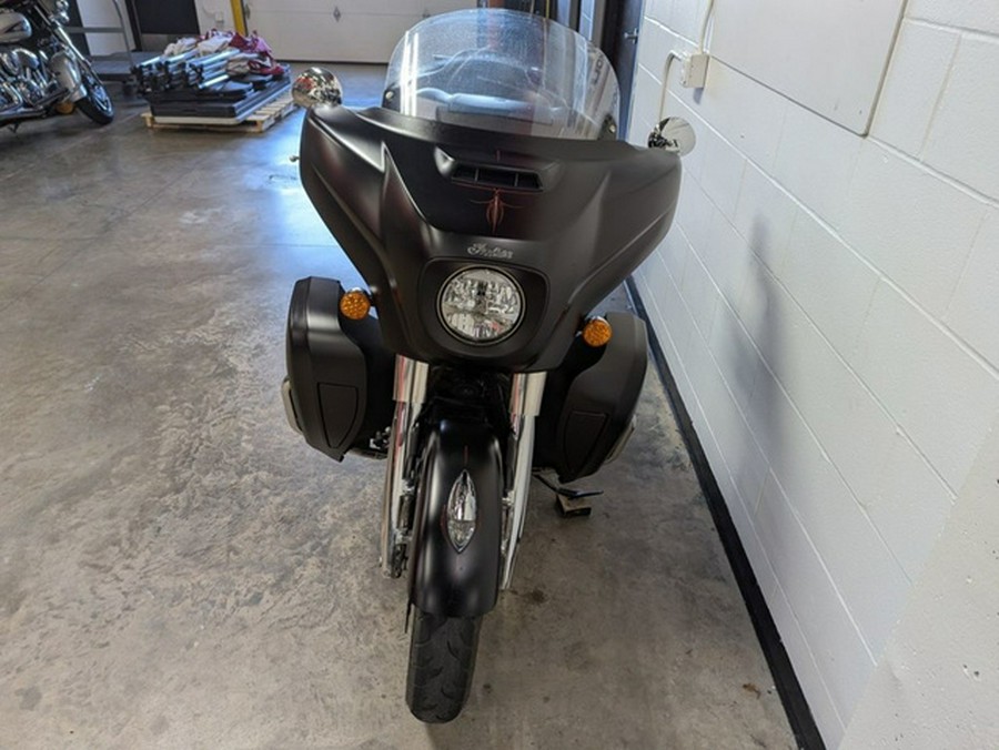 2020 Indian Roadmaster Dark Horse Thunder Black Smoke