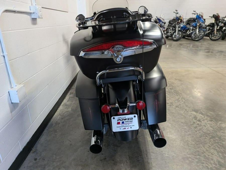 2020 Indian Roadmaster Dark Horse Thunder Black Smoke