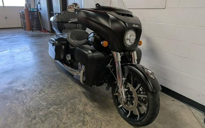 2020 Indian Roadmaster Dark Horse Thunder Black Smoke