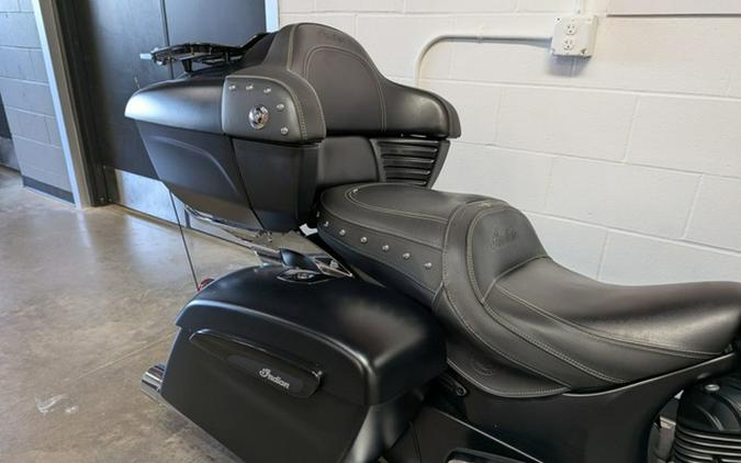 2020 Indian Roadmaster Dark Horse Thunder Black Smoke
