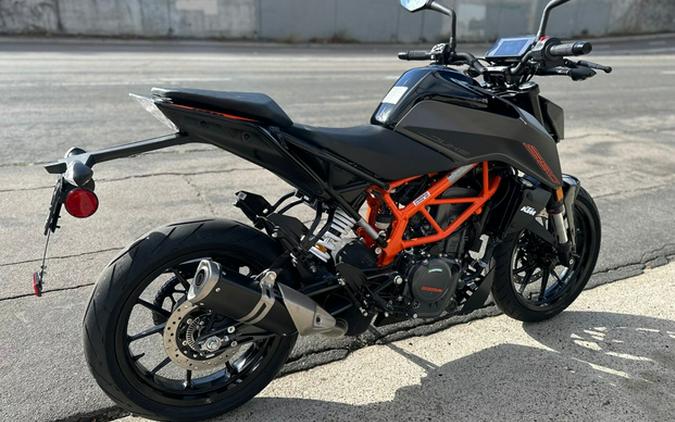 2023 KTM Duke 390