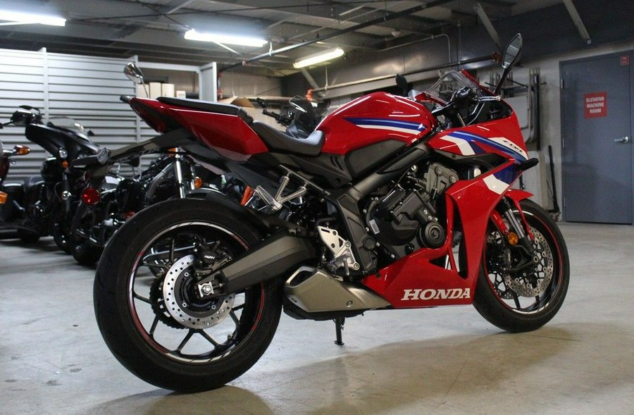 2025 Honda CBR650R E-Clutch